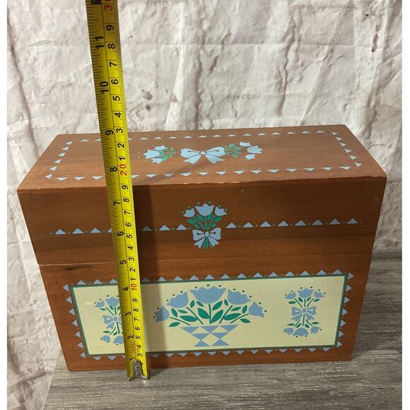 Country Folk Art Wooden Box for Card Storage Organization - Picture 4 of 8